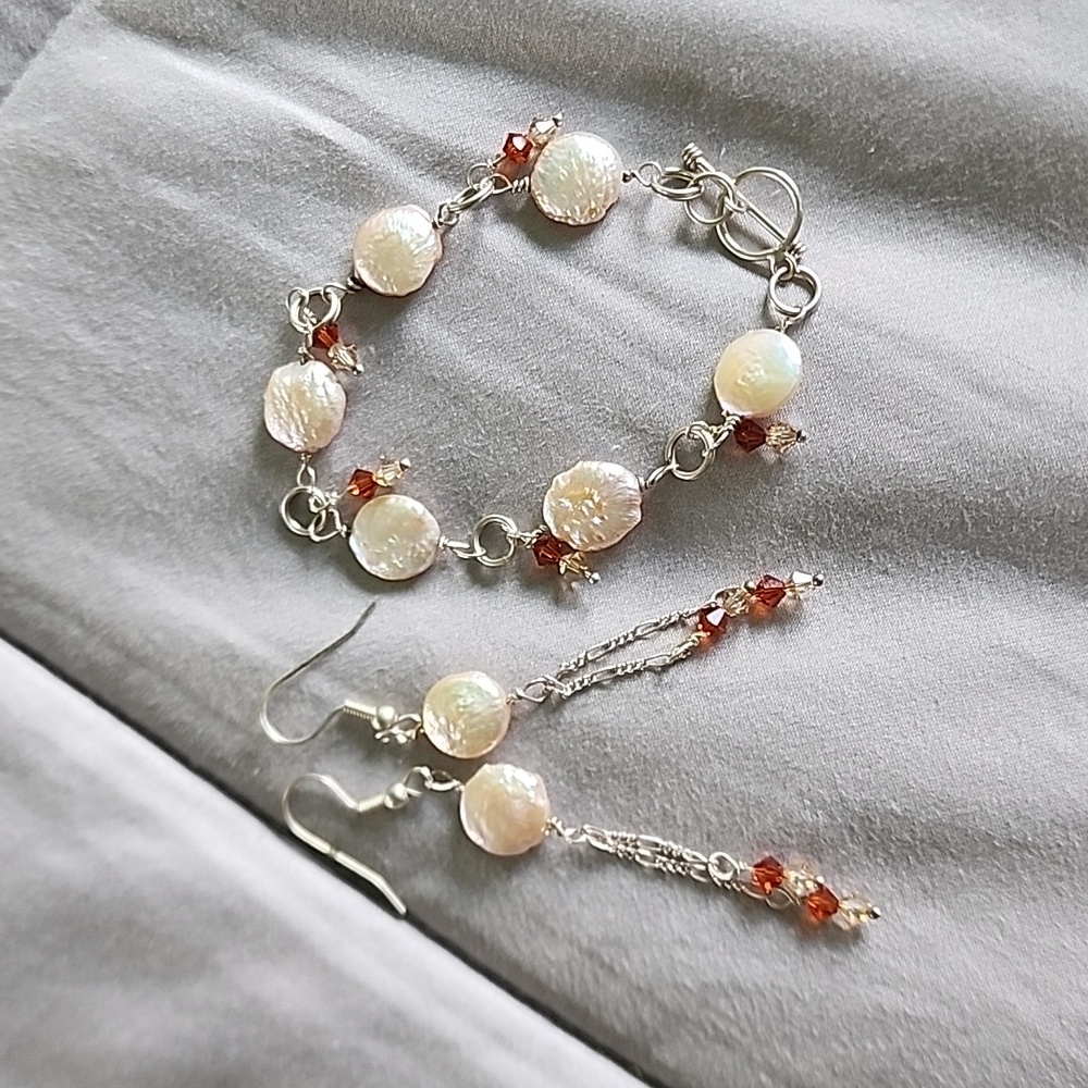 Pearl earrings and bracelet set